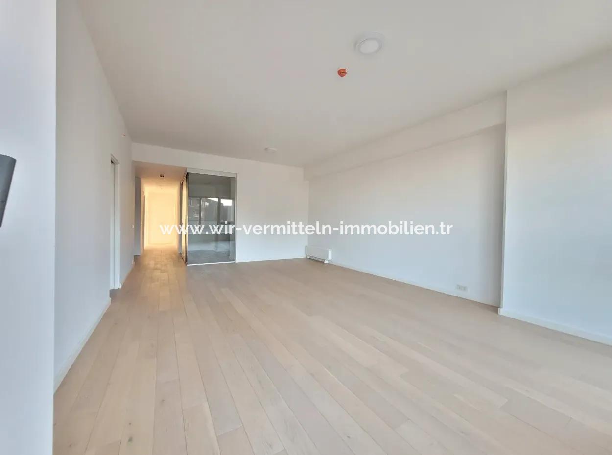 2,5+1 Mieterlose Wohnung Mit Blick Auf Die Landschaft Zum Verkauf Im İncek Loft-Komplex