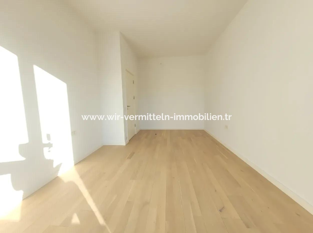 2,5+1 Mieterlose Wohnung Mit Blick Auf Die Landschaft Zum Verkauf Im İncek Loft-Komplex