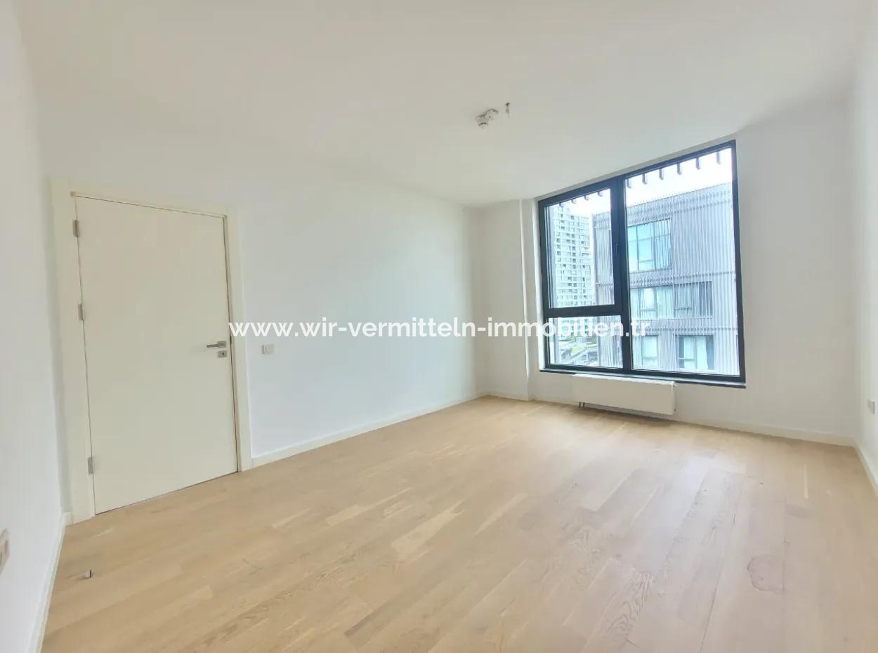 5,5+1  Maisonette-Wohnung Im 5. Stock Mit Blick Auf Die Landschaft Zum Verkauf Im İncek Loft-Komplex