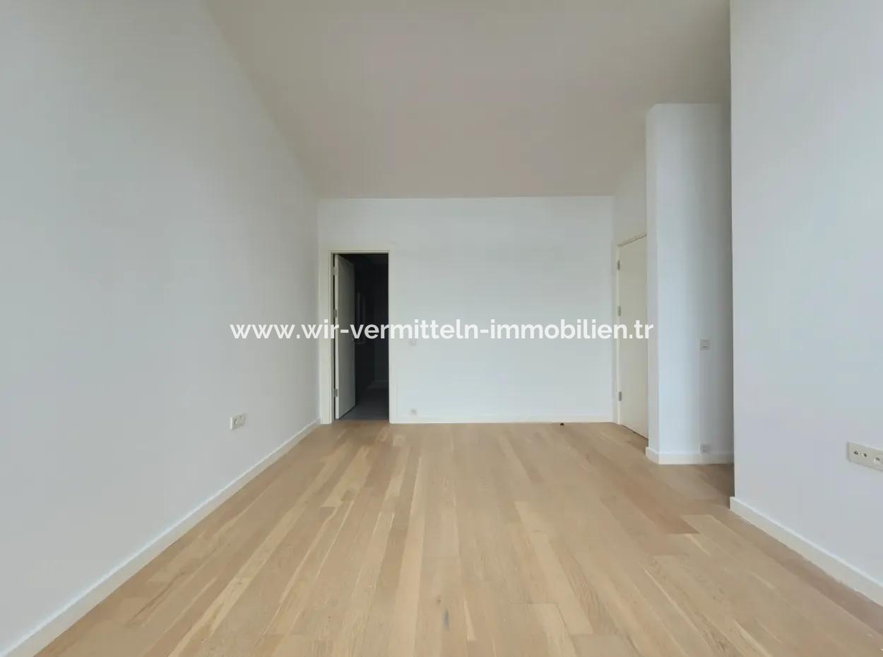 5,5+1  Maisonette-Wohnung Im 5. Stock Mit Blick Auf Die Landschaft Zum Verkauf Im İncek Loft-Komplex
