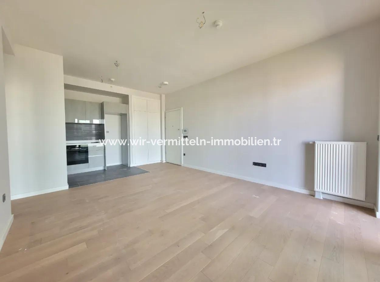 Beytepe İncek Bulvar Loft Zu Vermieten 2+1 68M² 21. Stock Boulevard Fassade Wohnung