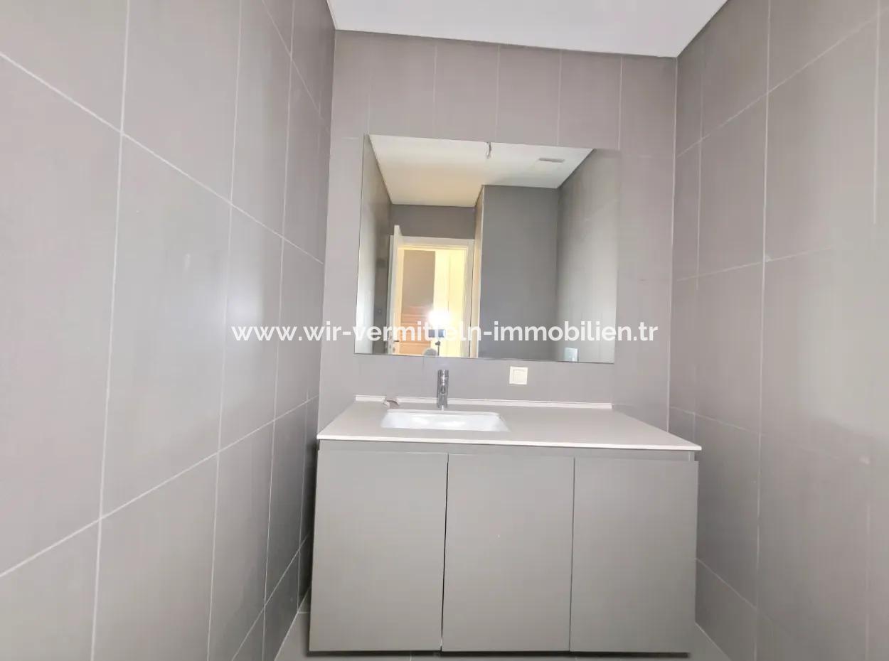 Leerstehendes İncek Loft Zum Verkauf 2+1 Maisonette-Wohnung Mit Stadtblick Im 1. Stock