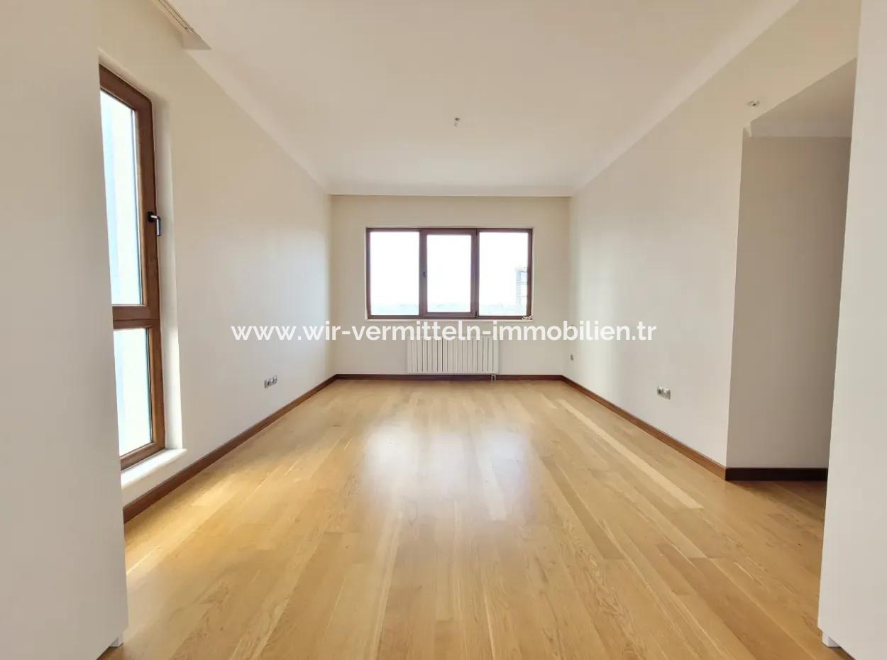 4+1 207 M² Wohnung Mit Seeblick Zum Verkauf Im Vacant İncek Nata