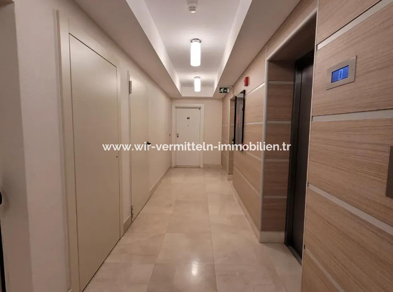 4+1 207 M² Wohnung Mit Seeblick Zum Verkauf Im Vacant İncek Nata