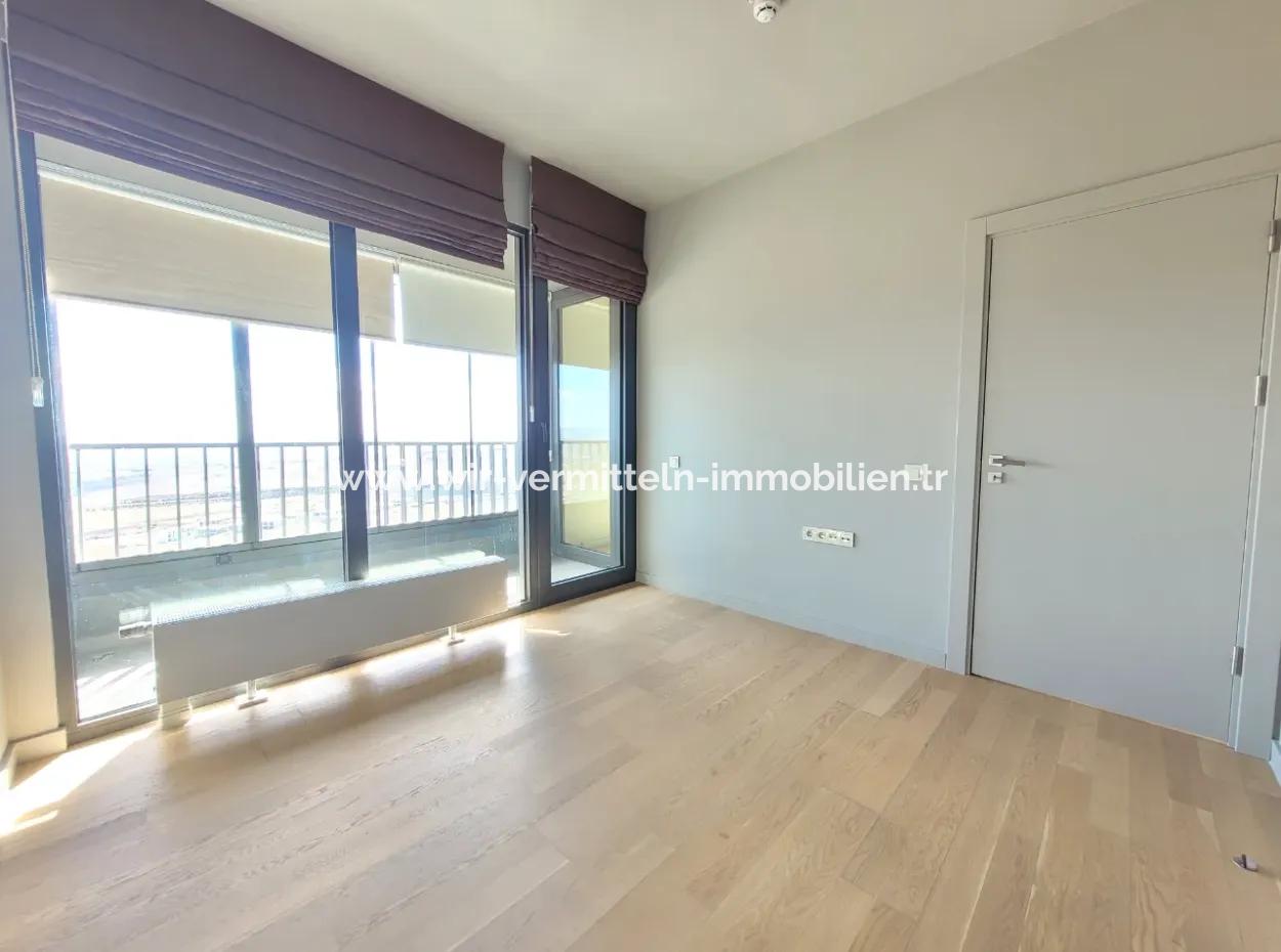 Leeres İncek Loft 1+1  Wohnung Im 11. Stock Mit Seeblick Zu Vermieten
