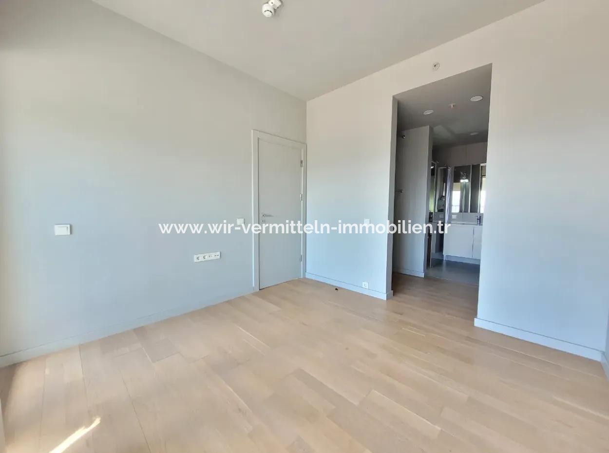 Leeres İncek Loft 1+1  Wohnung Im 11. Stock Mit Seeblick Zu Vermieten