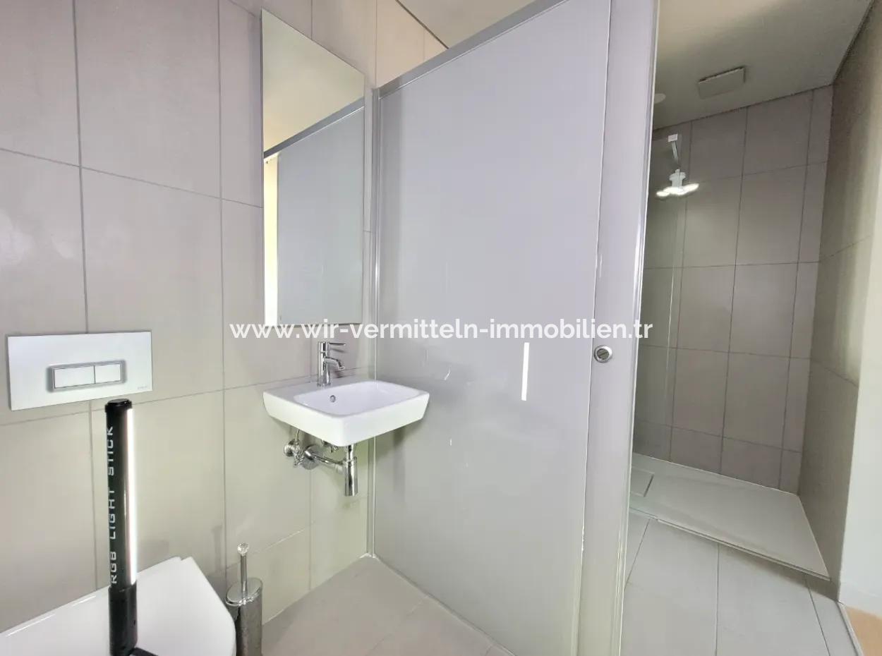 Leeres İncek Loft 1+1  Wohnung Im 11. Stock Mit Seeblick Zu Vermieten