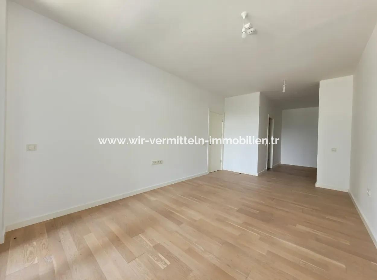 İncek Loft Zum Verkauf 3.5+1 140 M² Wohnung Mit Landschaftsfassade Im 3. Stock