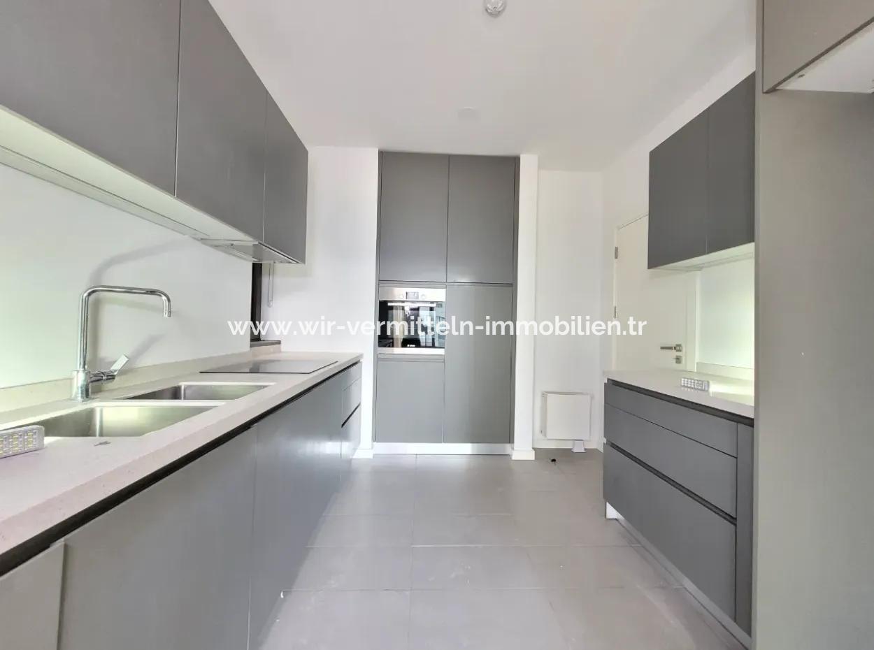 İncek Loft Zum Verkauf 3.5+1 140 M² Wohnung Mit Landschaftsfassade Im 3. Stock