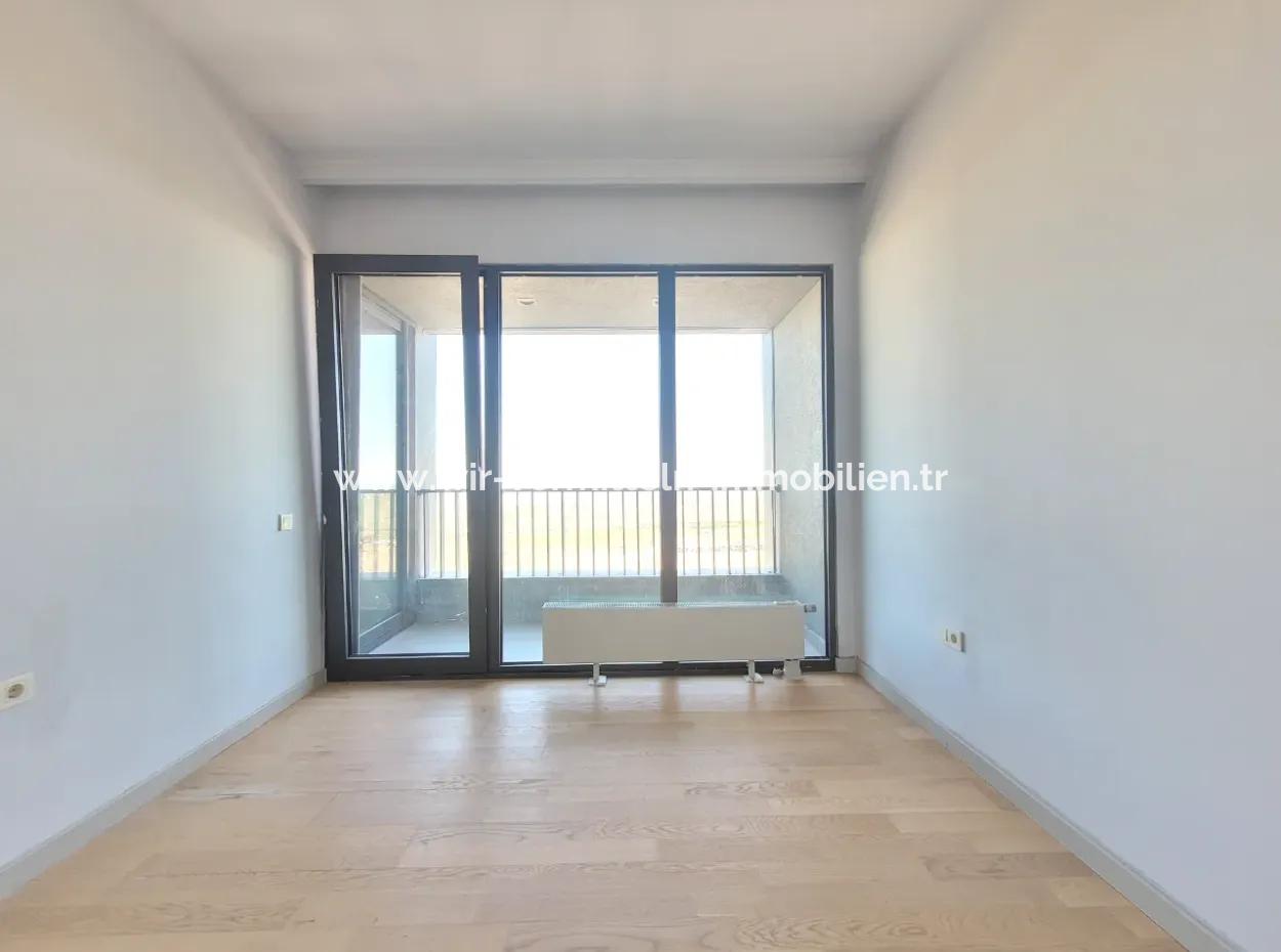 Leerstehendes İncek Loft Zum Verkauf 1+1 Wohnung Im 2. Stock Mit Seeblick