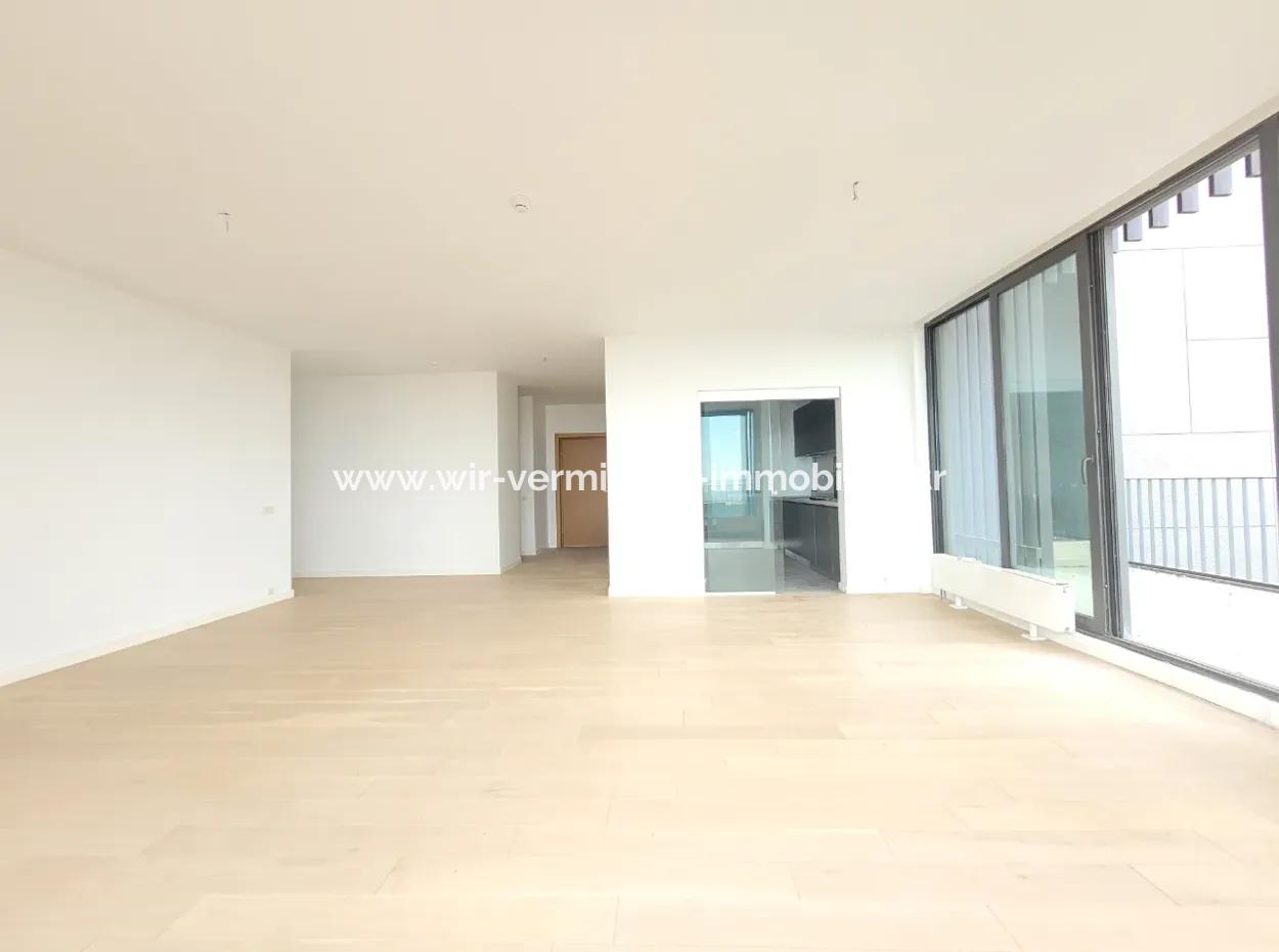 Leeres İncek Loft Zum Verkauf Terrasse 4+1 Blick Auf Mogan 146 M² Wohnung Im 1. Stock