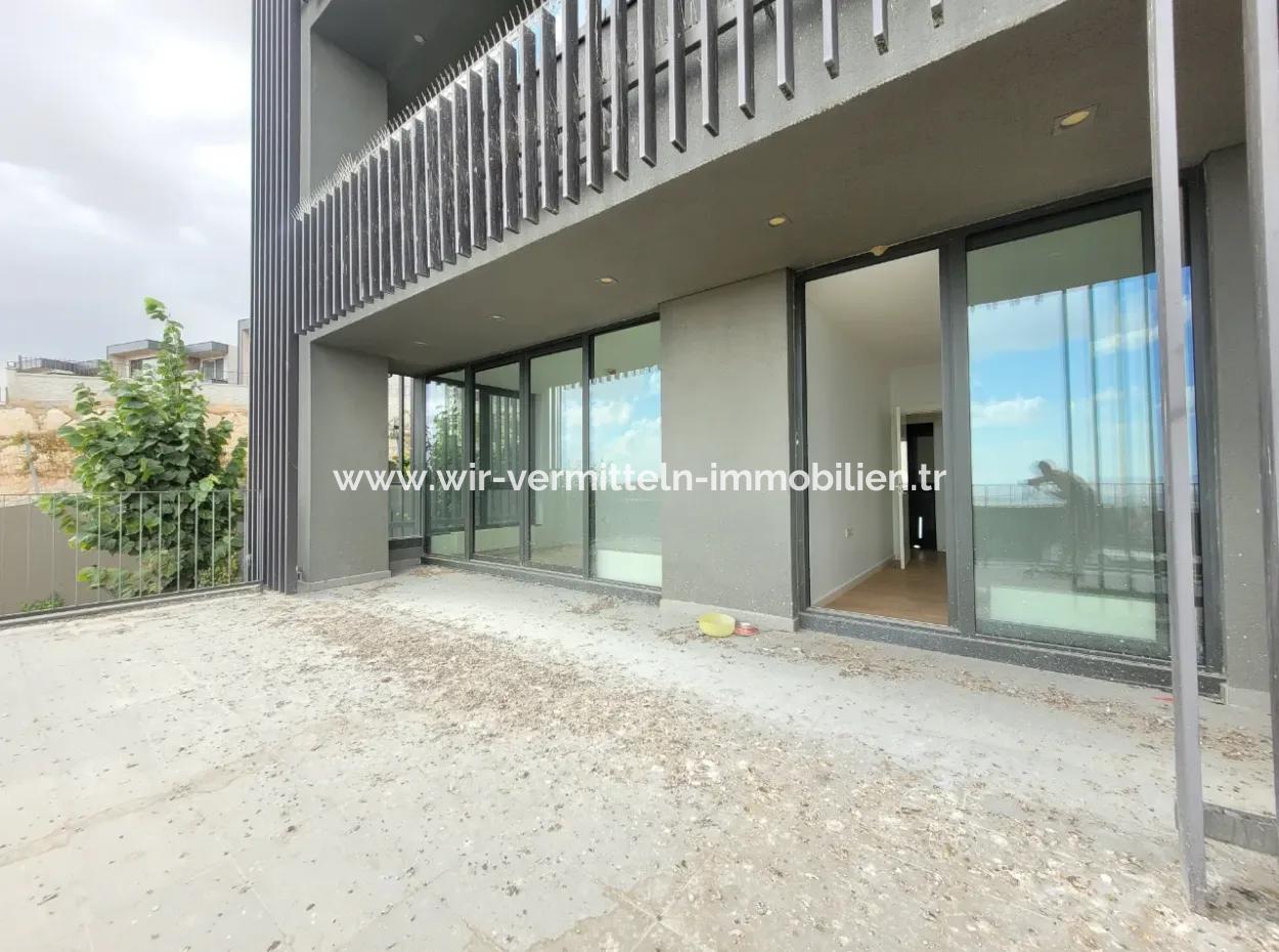 Leeres İncek Loft Zum Verkauf Terrasse 4+1 Blick Auf Mogan 146 M² Wohnung Im 1. Stock