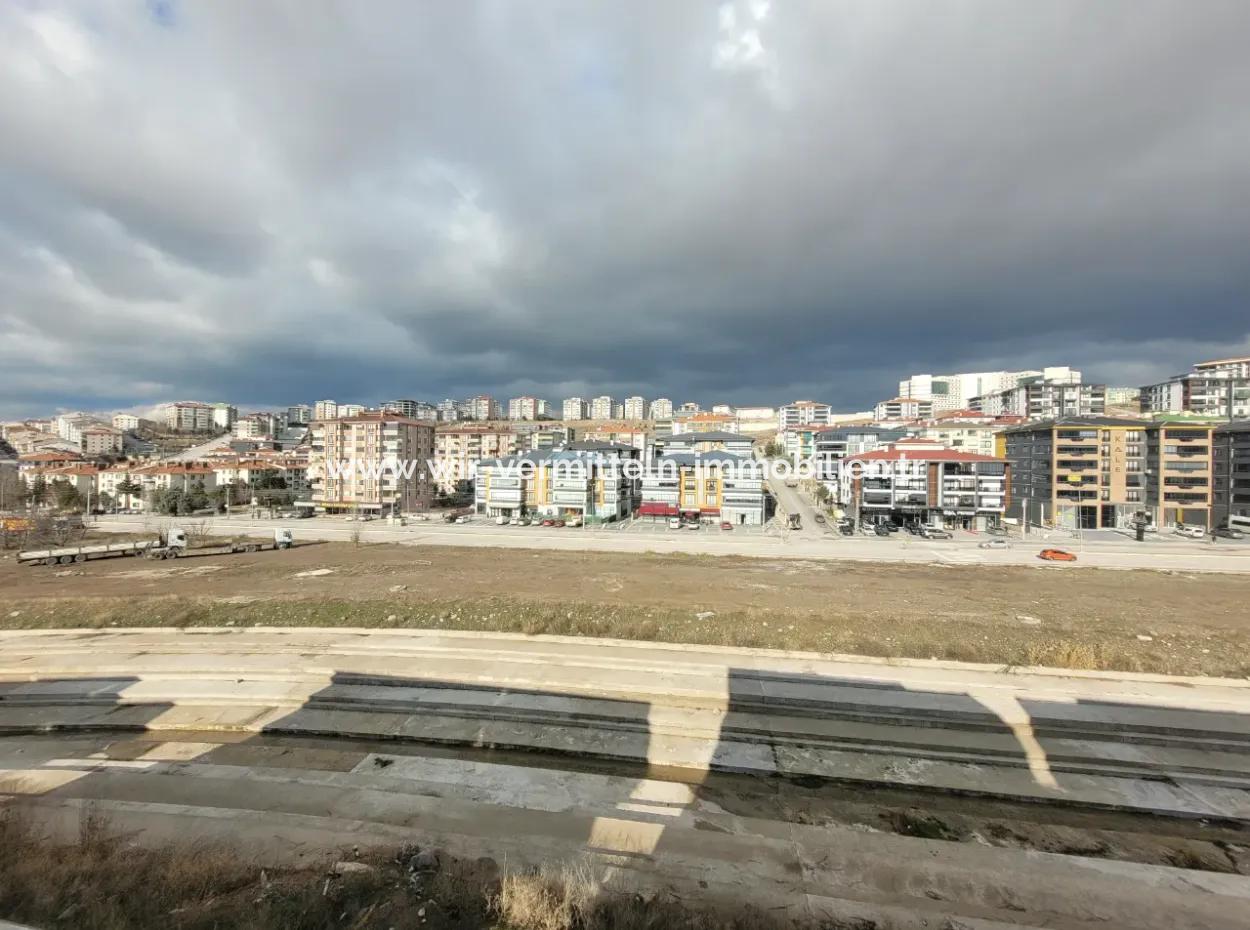 Geeignet Für Staatsbürger. Luxuriöse 200 M² Große Wohnung Im Mittleren Stockwerk Mit Parkblick Im Viertel Bahçelievler, Gölbaşı, Ankara Zu Verkaufen.
