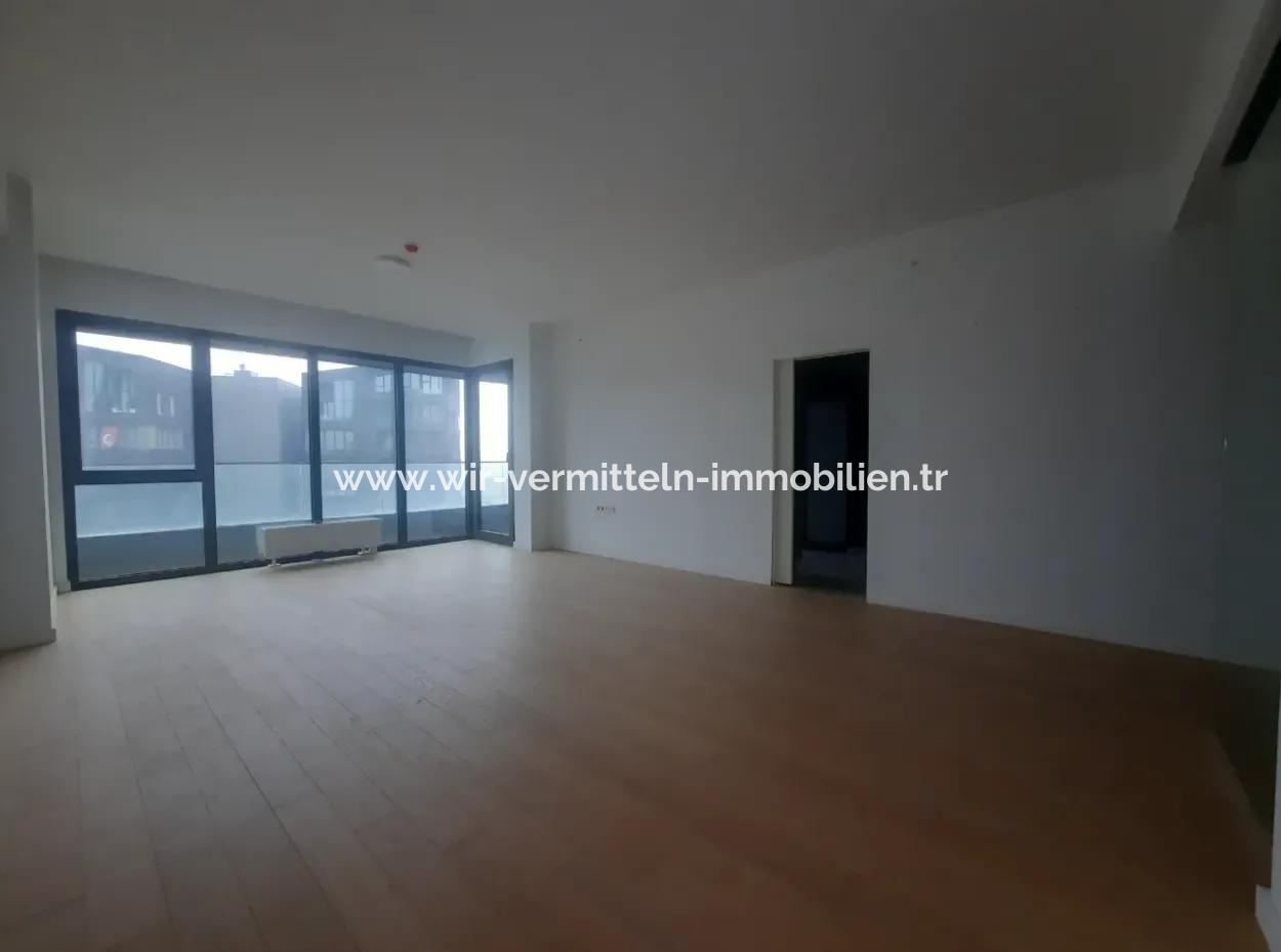 2,5+1 Mieterlose Wohnung Mit Blick Auf Die Landschaft Zum Verkauf Im İncek Loft-Komplex