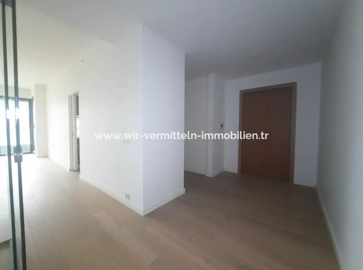 2,5+1 Mieterlose Wohnung Mit Blick Auf Die Landschaft Zum Verkauf Im İncek Loft-Komplex