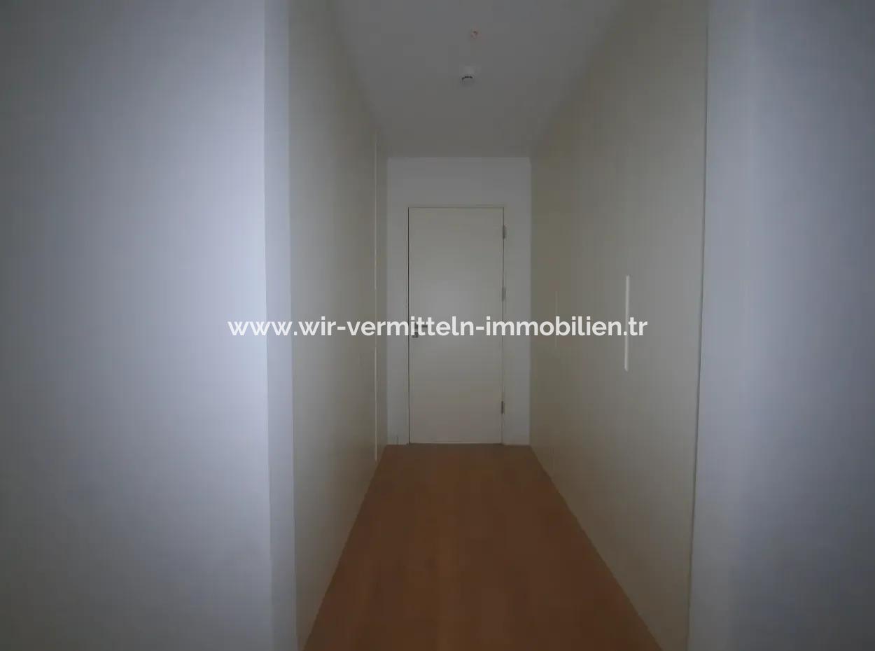 2,5+1 Mieterlose Wohnung Mit Blick Auf Die Landschaft Zum Verkauf Im İncek Loft-Komplex