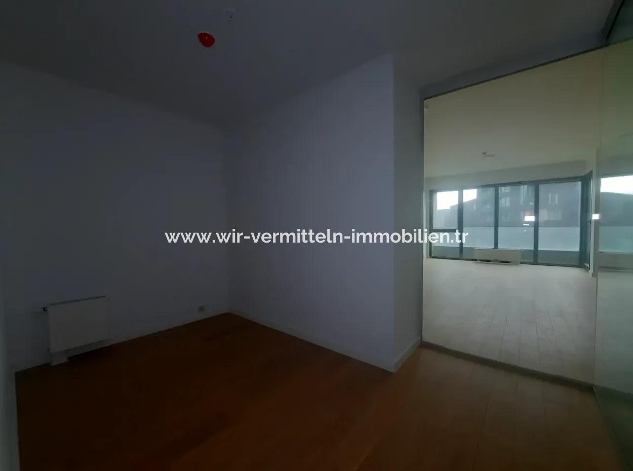 2,5+1 Mieterlose Wohnung Mit Blick Auf Die Landschaft Zum Verkauf Im İncek Loft-Komplex