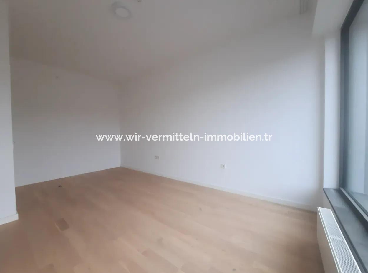 2,5+1 Mieterlose Wohnung Mit Blick Auf Die Landschaft Zum Verkauf Im İncek Loft-Komplex