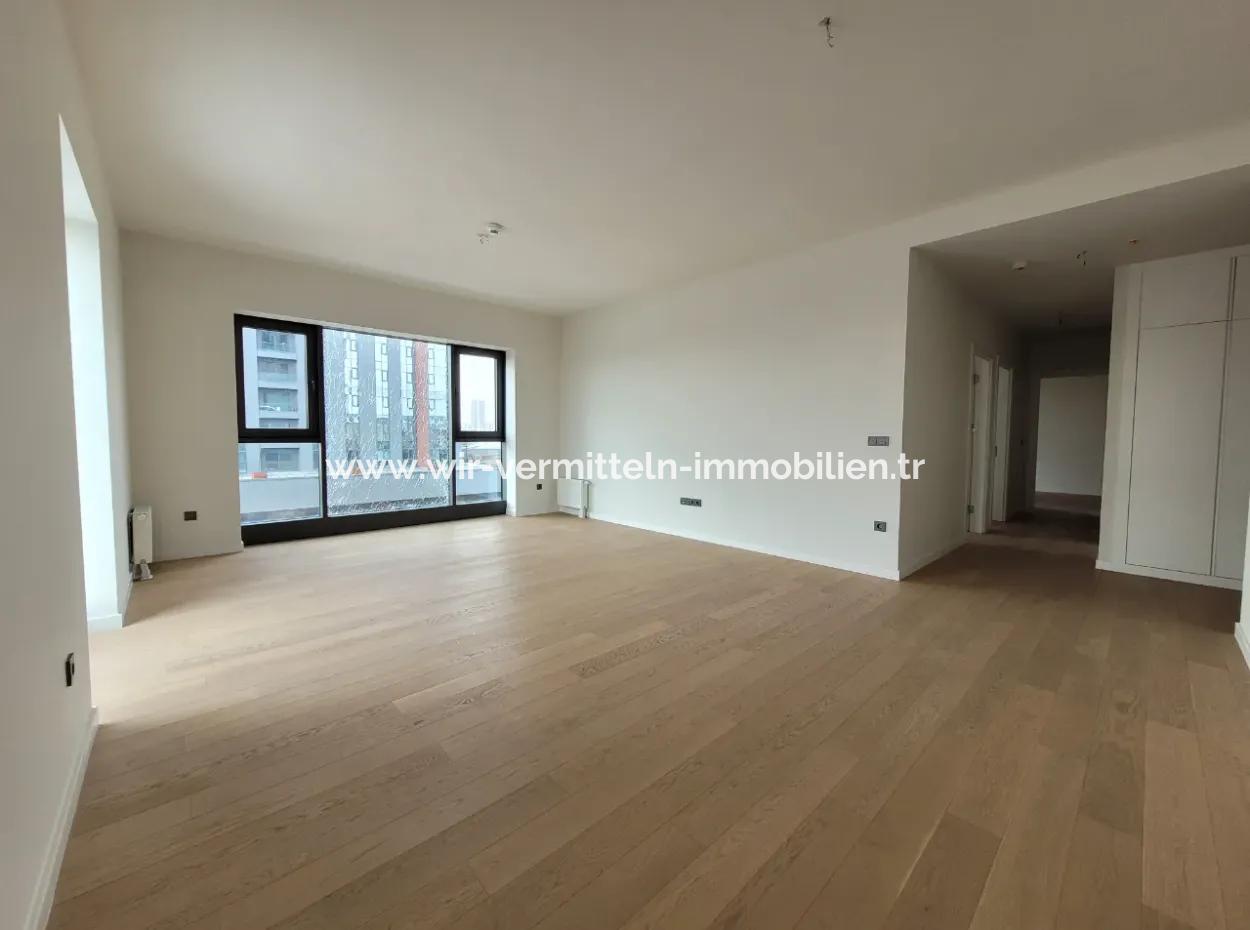 3+1 110 M² Wohnung Im 21. Stock Mit Blick Auf Den Boulevard Zum Verkauf Im Loft-Komplex Beytepe İncek Bulvar