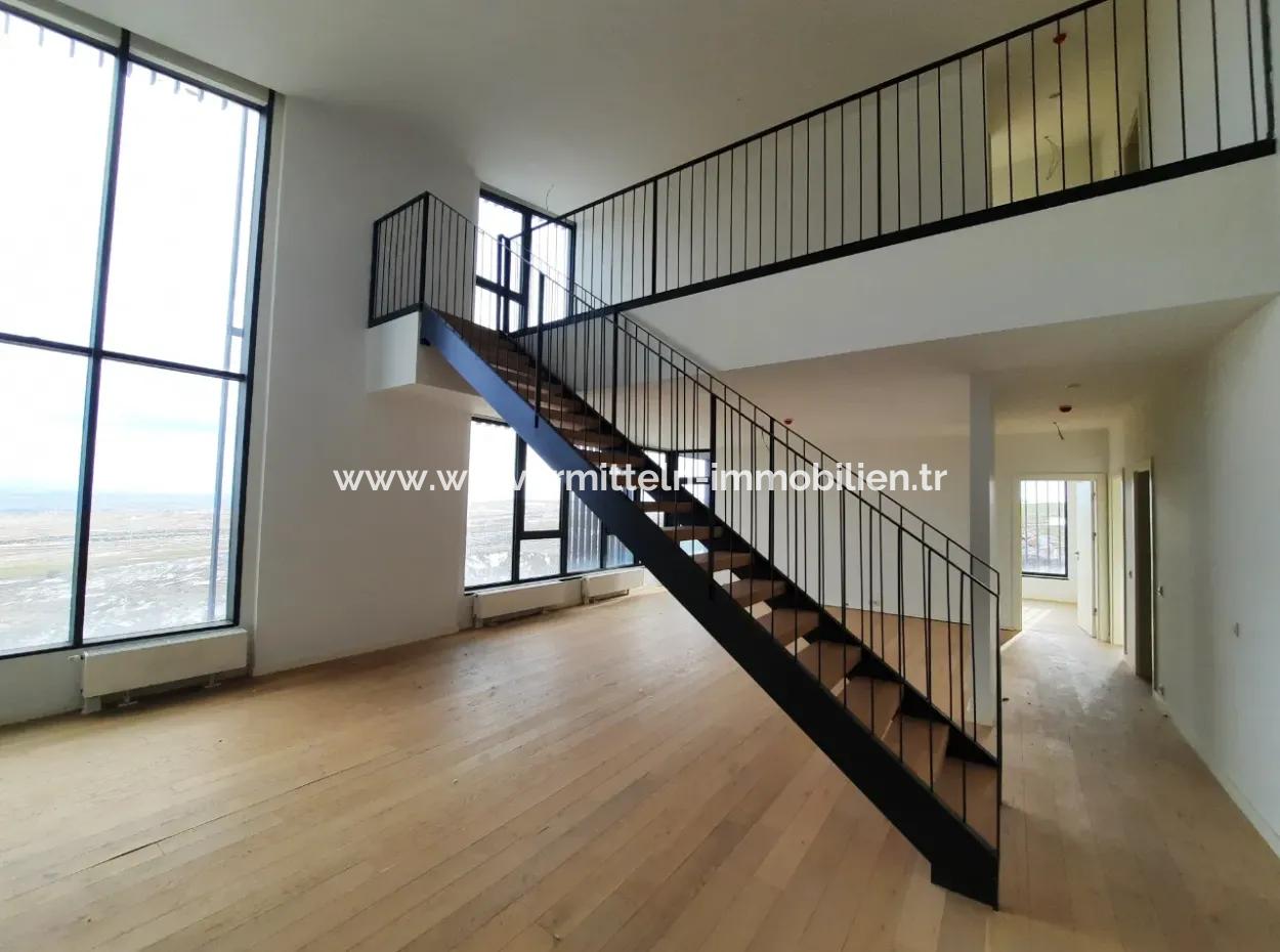 5,5+1  Maisonette-Wohnung Im 2. Stock Mit Blick Auf Die Landschaft Zum Verkauf Im İncek Loft-Komplex