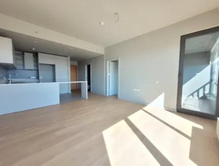Leeres İncek Loft 1+1  Wohnung Im 11. Stock Mit Seeblick Zu Vermieten