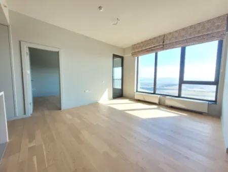 Leeres İncek Loft 1+1  Wohnung Im 11. Stock Mit Seeblick Zu Vermieten