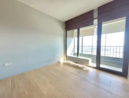 Leeres İncek Loft 1+1  Wohnung Im 11. Stock Mit Seeblick Zu Vermieten