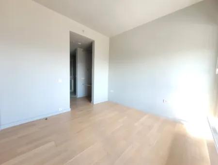 Leeres İncek Loft 1+1  Wohnung Im 11. Stock Mit Seeblick Zu Vermieten