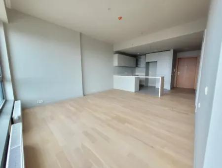 Leerstehendes İncek Loft Zum Verkauf 1+1 Wohnung Im 2. Stock Mit Seeblick