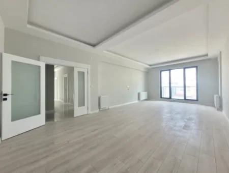 Geeignet Für Staatsbürger. Luxuriöse 200 M² Große Wohnung Im Mittleren Stockwerk Mit Parkblick Im Viertel Bahçelievler, Gölbaşı, Ankara Zu Verkaufen.