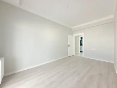 Geeignet Für Staatsbürger. Luxuriöse 200 M² Große Wohnung Im Mittleren Stockwerk Mit Parkblick Im Viertel Bahçelievler, Gölbaşı, Ankara Zu Verkaufen.