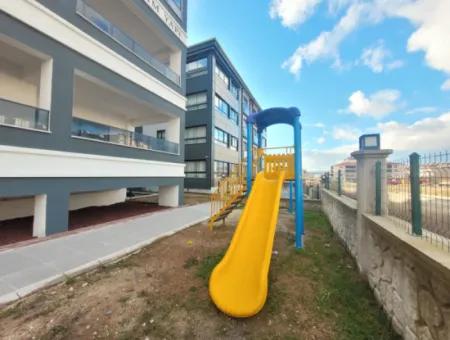 Geeignet Für Staatsbürger. Luxuriöse 200 M² Große Wohnung Im Mittleren Stockwerk Mit Parkblick Im Viertel Bahçelievler, Gölbaşı, Ankara Zu Verkaufen.