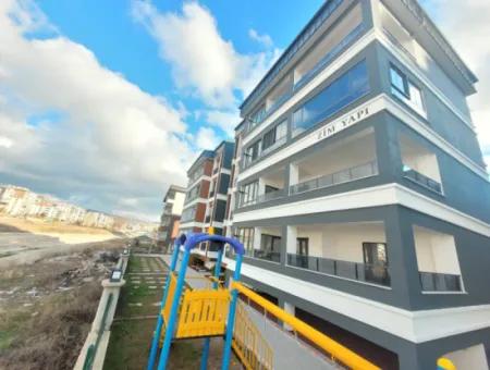 Geeignet Für Staatsbürger. Luxuriöse 200 M² Große Wohnung Im Mittleren Stockwerk Mit Parkblick Im Viertel Bahçelievler, Gölbaşı, Ankara Zu Verkaufen.