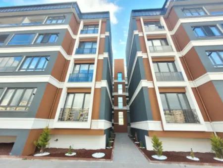 Geeignet Für Staatsbürger. Luxuriöse 200 M² Große Wohnung Im Mittleren Stockwerk Mit Parkblick Im Viertel Bahçelievler, Gölbaşı, Ankara Zu Verkaufen.