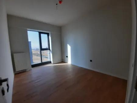 4+1 Mieterlose Wohnung Im 22. Stock Zum Verkauf Im Loft-Komplex Beytepe İncek Bulvar