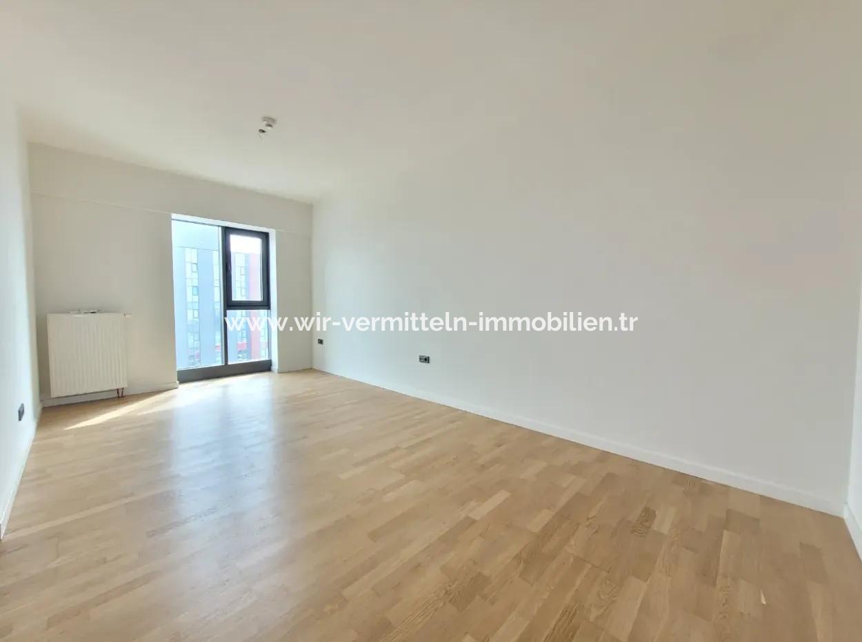 4+1 20 Th Floor Tenantless Apartment For Sale In Beytepe İncek Bulvar Loft Complex