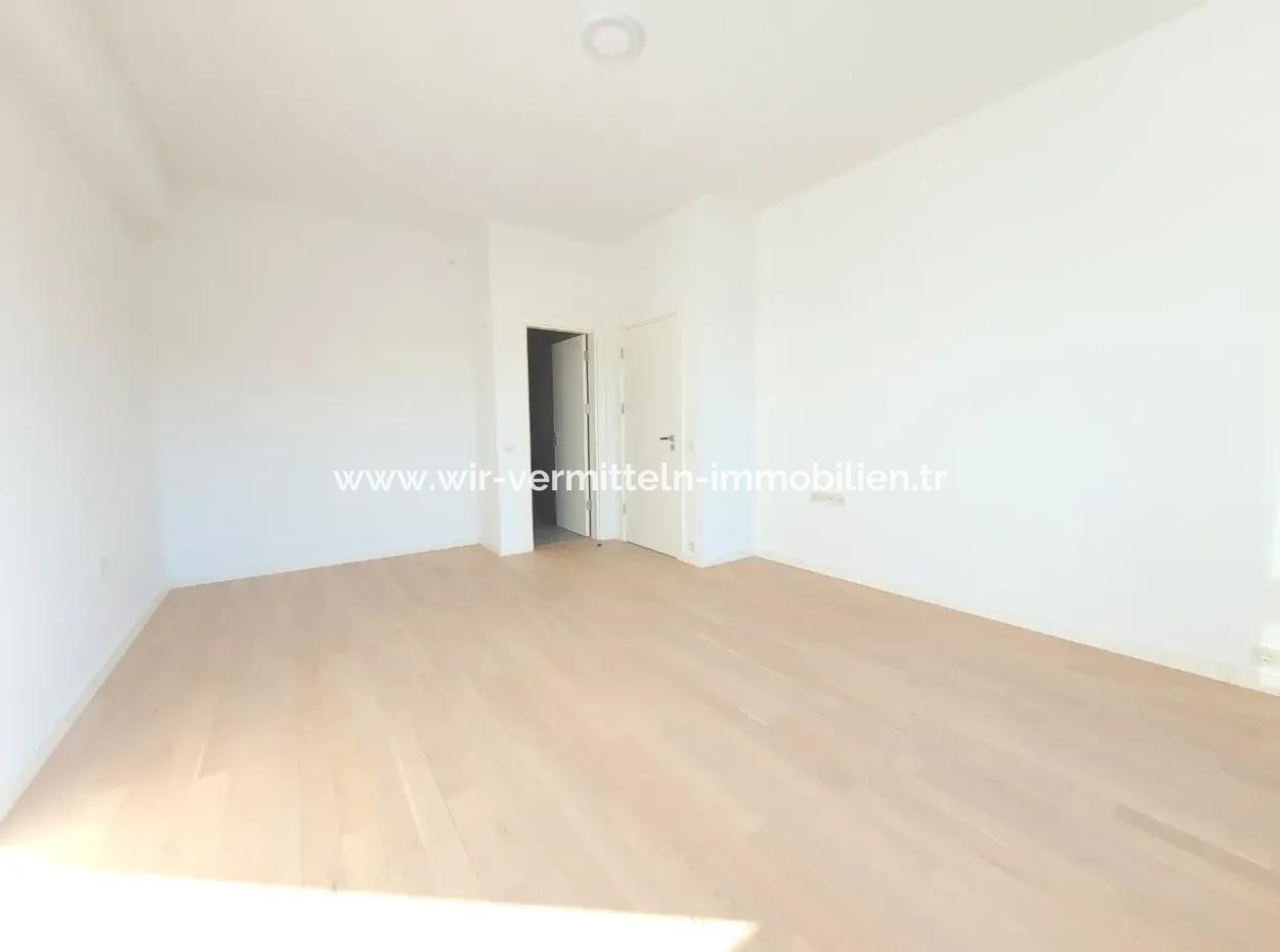 2,5+1 Tenantless Apartment With Landscape View For Sale In İncek Loft Complex