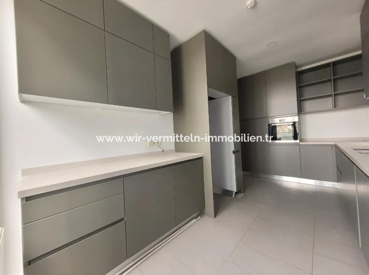 5,5+1 Duplex 5Th Floor Tenantless Apartment With Landscape View For Sale In İncek Loft Complex