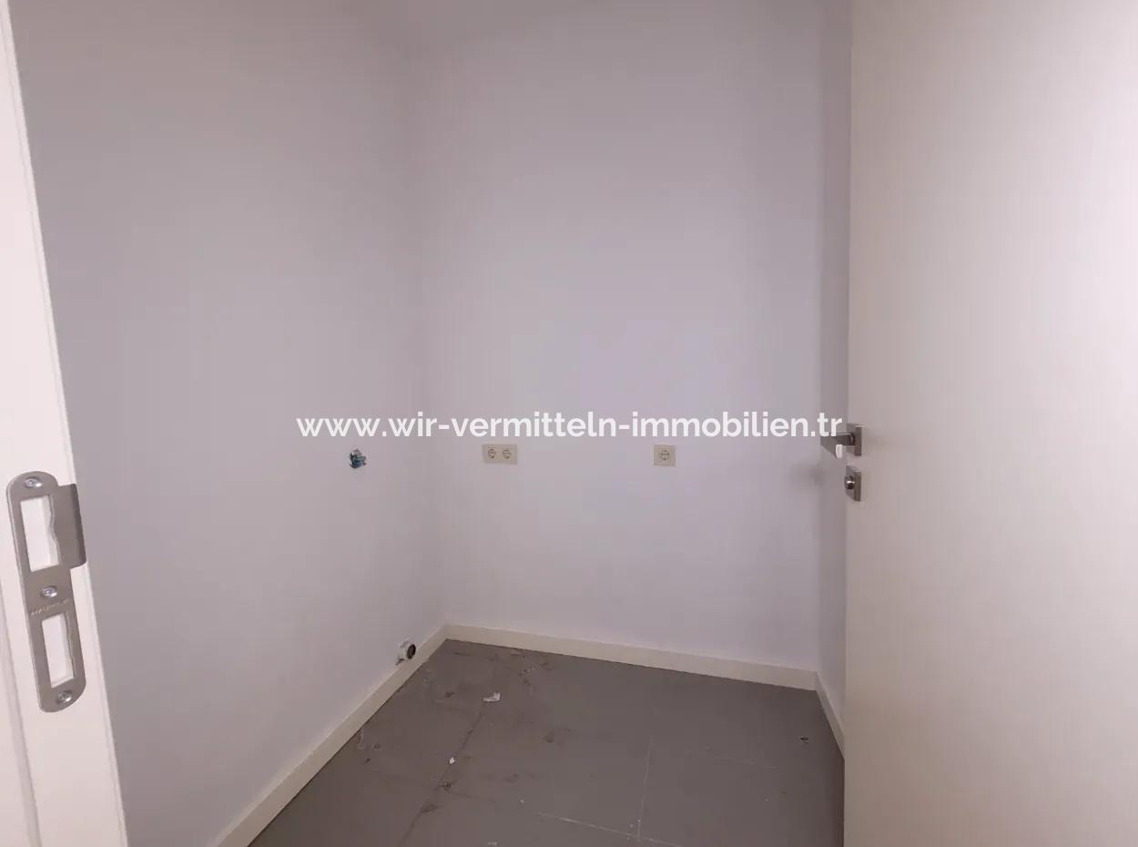 5,5+1 Duplex 5Th Floor Tenantless Apartment With Landscape View For Sale In İncek Loft Complex