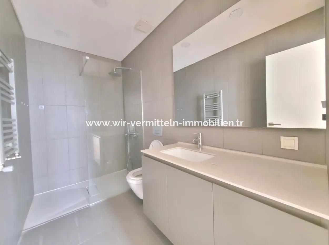 5,5+1 Duplex 5Th Floor Tenantless Apartment With Landscape View For Sale In İncek Loft Complex
