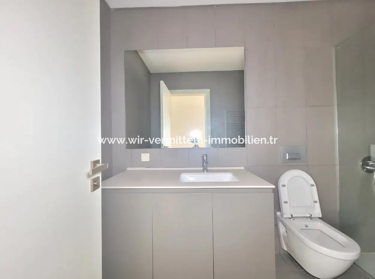 5,5+1 Duplex 5Th Floor Tenantless Apartment With Landscape View For Sale In İncek Loft Complex