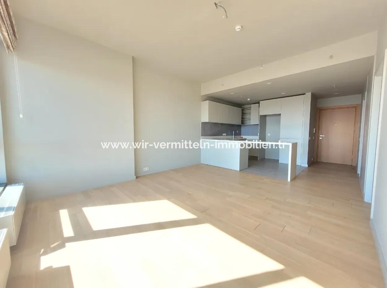 Empty İncek Loft 1+1  11Th Floor Apartment With Lake View For Rent