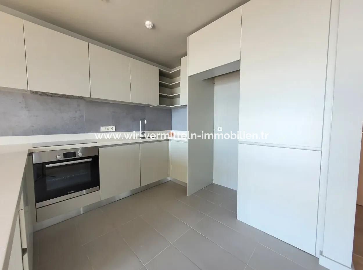 Empty İncek Loft 1+1  11Th Floor Apartment With Lake View For Rent