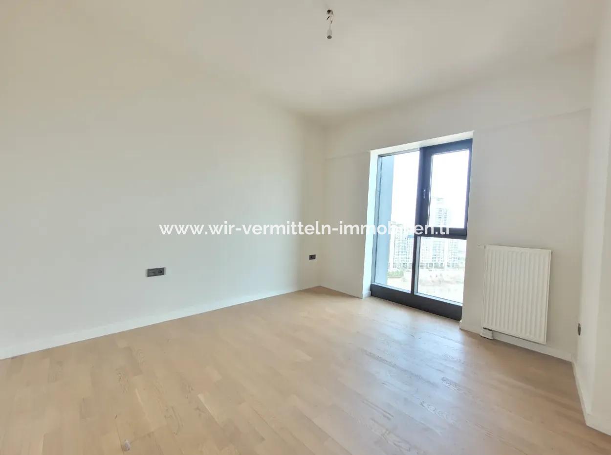 Beytepe İncek Bulvar Loft For Sale 1+1 55 M² 17Th Floor Apartment