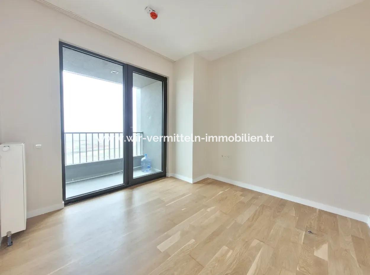 İncek Loft For Sale 2+1 85 M² 22Nd Floor Mogan Facade Apartment