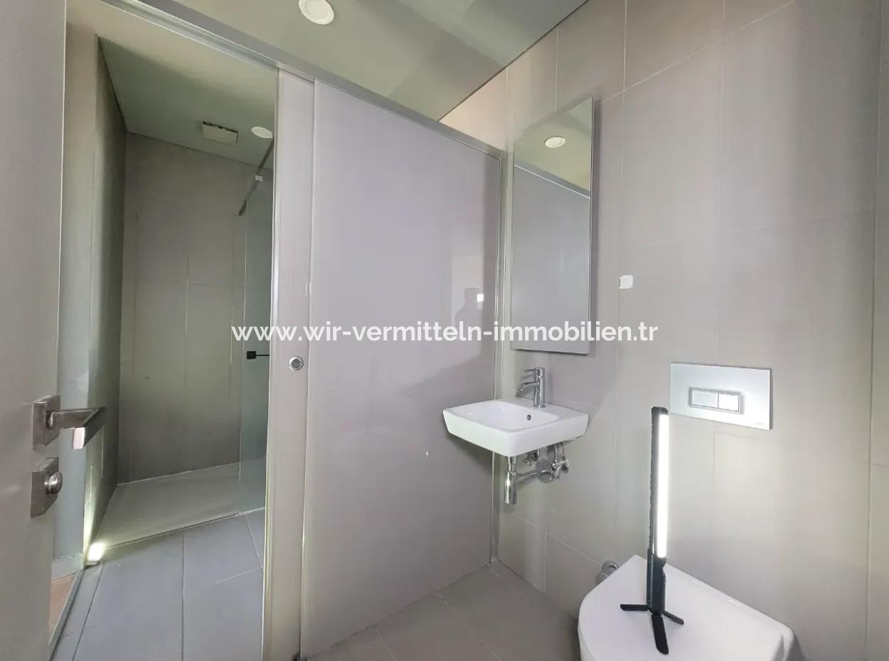 Vacant İncek Loft For Sale 1+1 2Nd Floor Apartment With Lake View