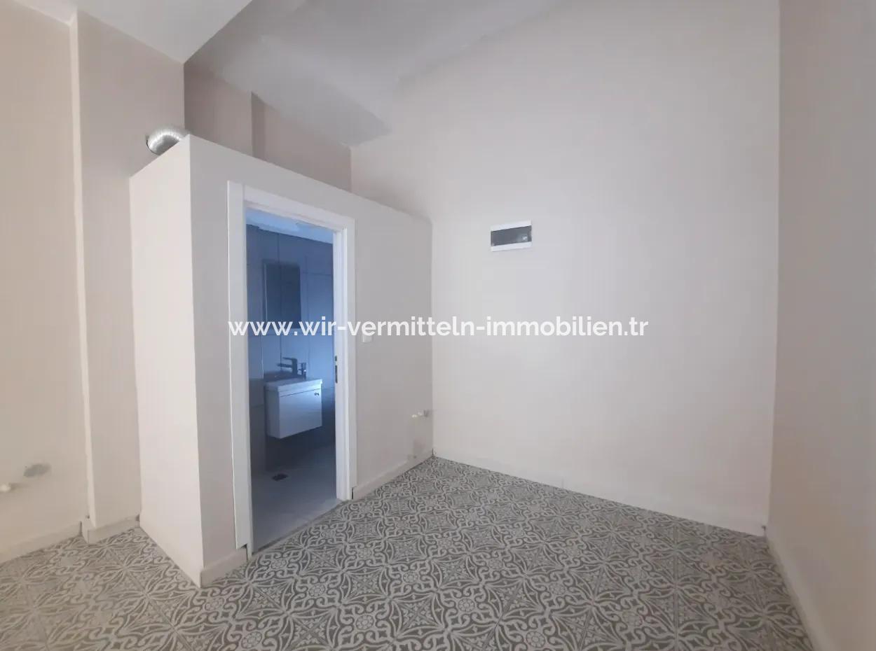 80 M² Chimney Shop For Rent In Çanakkale Bazaar