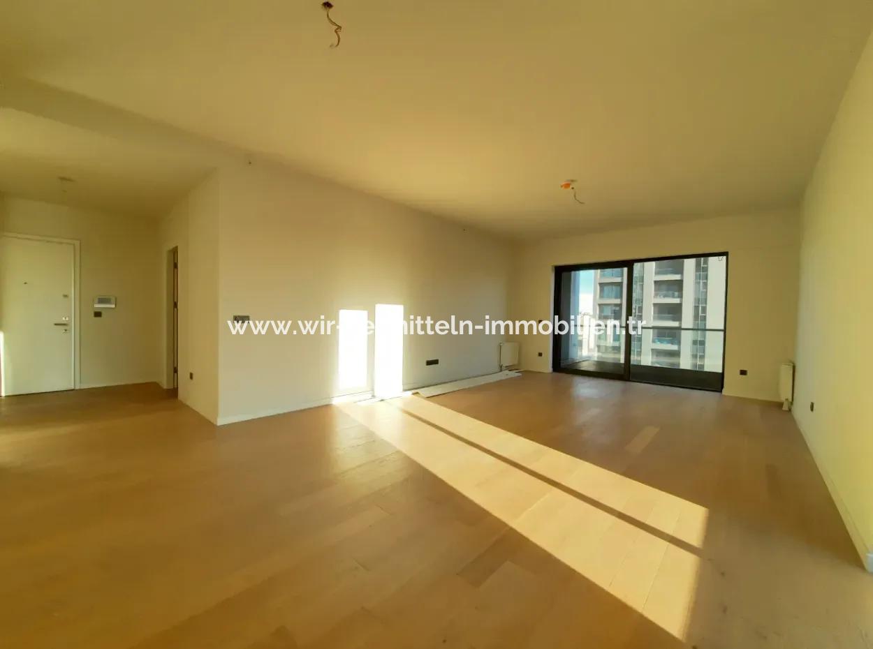 3+1 130 M² 17Rd Floor South Facing Apartment For Sale In Beytepe İncek Bulvar Loft Complex