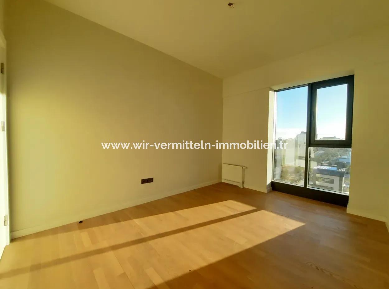 3+1 130 M² 17Rd Floor South Facing Apartment For Sale In Beytepe İncek Bulvar Loft Complex