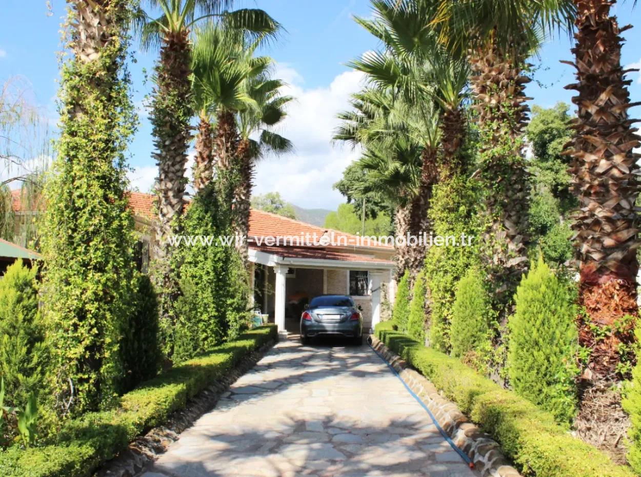 Luxury Villa With Pool In 1458 M² Land For Sale In Köyceğiz